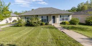 Single Family home with a fenced yard Gallery 1
