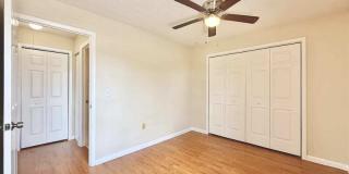 1915 Schlotter Circle - 206 Gallery 24