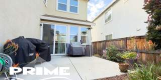Spacious modern living Gallery 12