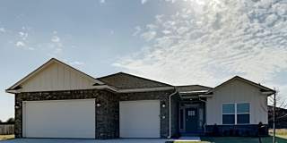 Luxury 3 Bed 2.5 Bath Home in Yukon Schools with 3rd Car Garage Gallery 1