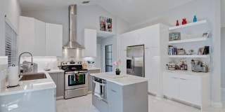 156 Coventry Place Gallery 25