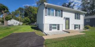 Don't Miss this 3 Bedroom / 1.5 BA Home! Don't Miss this 3 Bedroom / 1.5 BA Home! Gallery 1