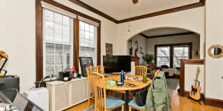 1541 W Barry Ave Gallery 1