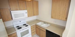 1-bedroom condo with loft, top floor unit in La Jolla Colony/UTC 1-bedroom condo with loft, top floor unit in La Jolla Colony/UTC Gallery 1