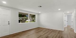 5165 GREENWOOD STREET Gallery 6