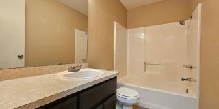 HUGE RENT REDUCTION & AVAILABLE NOW! Gallery 5