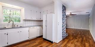 Room in 5 Bedroom Home at Kinnamon Rd Gallery 36