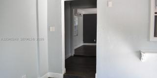 2218 Harding St Gallery 58