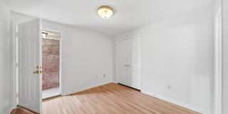 8904 BARROWGATE Court Gallery 37