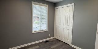 3212 Hollyhock Hill Gallery 17