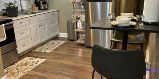 Charming furnished 2br 2nd Floor Apartment in Wilmington Gallery 1