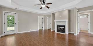 Pet Friendly Four Bedroom! Gallery 11