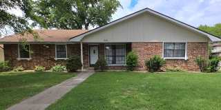 Outstanding 3-4 Bedroom close to Mall! $1895 Outstanding 3-4 Bedroom close to Mall! $1895 Gallery 1