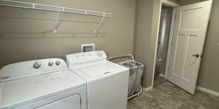 Spacious 3 Bedroom home! Gallery 26