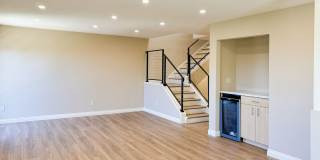 Luxurious Coastal Living: Fully Remodeled 3-Bed, 3.5-Bath with Ocean Views in Sea Point Gallery 10
