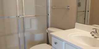 Cute townhome with 3 bd / 2.5 Bath Gallery 23