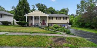 Spacious 4BR House in Harrisburg Gallery 1