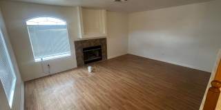 3 bedrom 2.5 bath Gated Community Townhome with community  Pool, Spa & Private Garage Gallery 4
