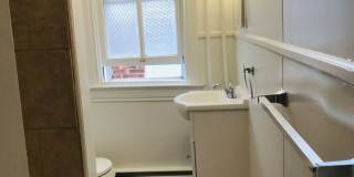 2nd Floor 1 Bedroom West End of York City Gallery 9