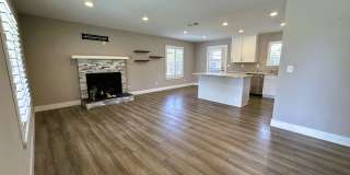 Beautiful 2-Bedroom Home with Large Backyard Beautiful 2-Bedroom Home with Large Backyard Gallery 9