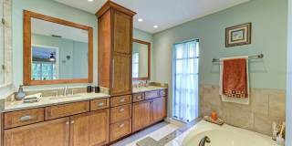 221 LOOKOUT POINT DRIVE Gallery 10