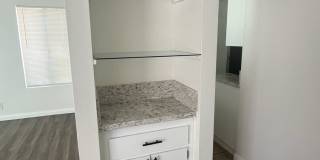 Beautiful Two story townhouse. 3 bedrooms 2.5 baths Gallery 9
