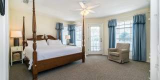 2102 FIRST Street Gallery 13