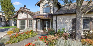 Saratoga Apartments Gallery 16