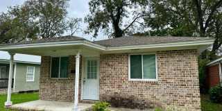 1016 W 42nd St Gallery 1