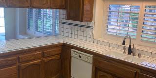 Gorgeous 3 Bedroom 2 Bath Home Gallery 8