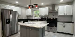 555 Glencove Dr Gallery 1