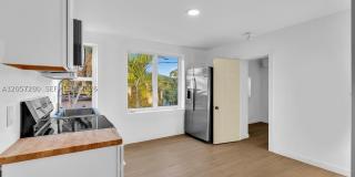 709 SW 4th Ct Gallery 1