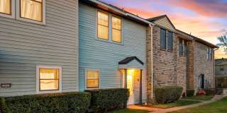 2 Bedroom 2.5 Bath 2 Car Carport - town house Gallery 1