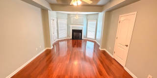 Charming 3-Bedroom Home In City Square! Gallery 10