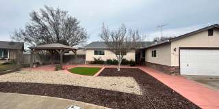 4 Bedroom 2 bath in Oakdale Ca Gallery 1