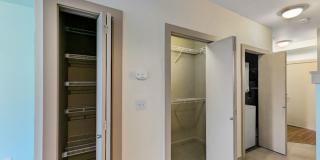 Spacious Condo in Prime Location of Capitol Hill Gallery 12