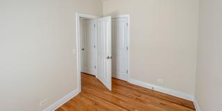 1210 W. Waveland Apt. Gallery 17