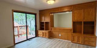 922 Maple Street Gallery 34
