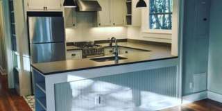 Beautiful 2 BR/1 BA Furnished Apartment Available in Downtown Charleston! Gallery 13