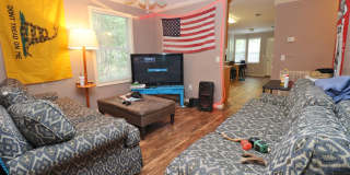 PRE-LEASING FOR 2027-2028 School Yeaer! ! 4 Bedroom, 2 Bath in Olympia! Gallery 1