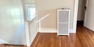 HUGE 3 bed duplex in the heart of Oak Square! Gallery 26