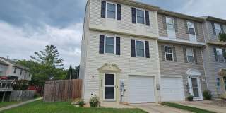 DON'T MISS THIS STUNNER!  3 Bedroom End Unit Townhome in Quiet Location! Gallery 1