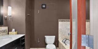 Charming 2BR Condo in Saint Louis Gallery 18