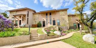 Tranquil 2BD/3BA Townhouse with Wildlife Views  Hill Country Charm! Gallery 1