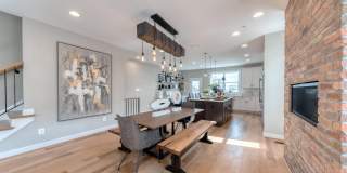 917 GRUNDY Street Gallery 17