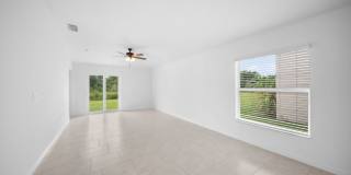Modern 3 bedroom 2 bathroom single family home in Lehigh Acres Gallery 12