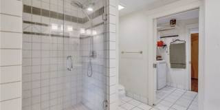 2 BED | 2 BATH | DOWNTOWN CONDO | GARAGE PARKING INCLUDED Gallery 27