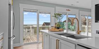 201 W Glenn Street Gallery 12