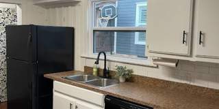 Charming 3 bedroom, 2 bathroom 2-story home in the heart of Guthrie Gallery 11