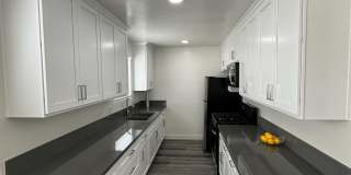 4854-4860 Hazeltine Apartments Gallery 27